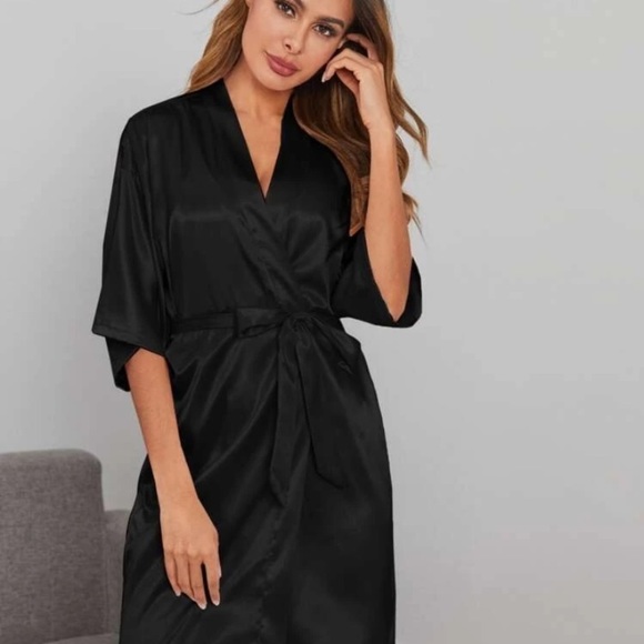 Robe black Solid Satin Belted - Picture 3 of 7